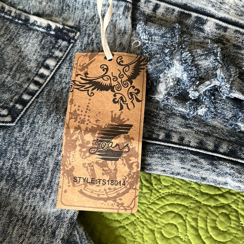Distressed Jeans - Picture 8 of 9